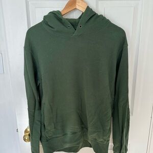 Uniqlo Men's Forest Green Hoodie